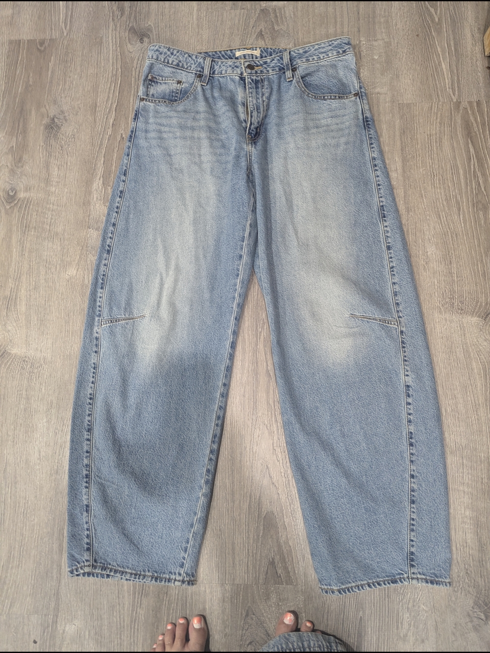 Levi’s Baggy Dad Barrel Jeans – Light Wash – 32 NWOT